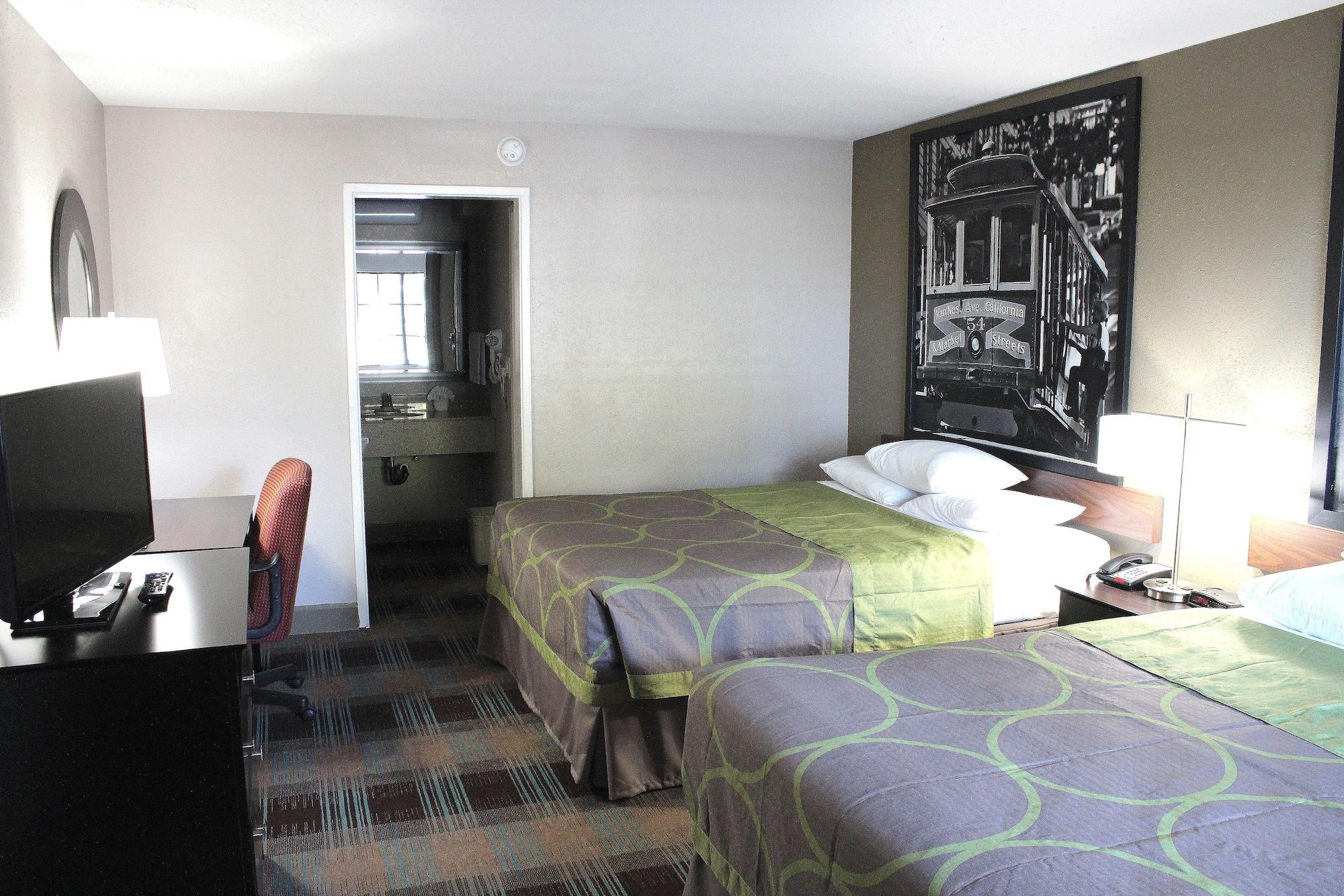 Super 8 By Wyndham Salinas Motel Exterior photo