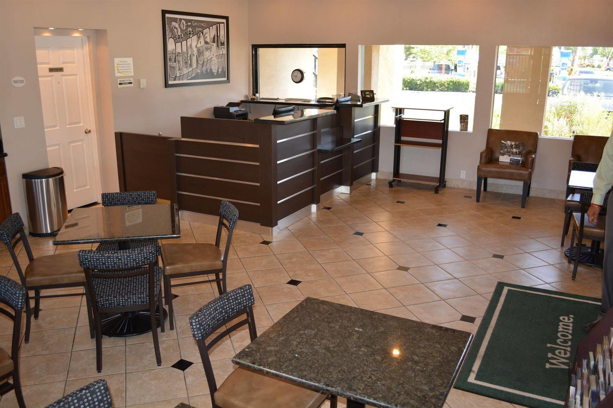 Super 8 By Wyndham Salinas Motel Exterior photo